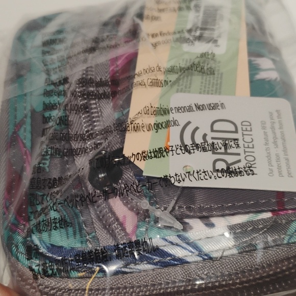 Lug Splits Compact RFID Wallet - Botanical Multi, LIKE NEW ✨DISCONTINUED!✨ - Picture 7 of 9